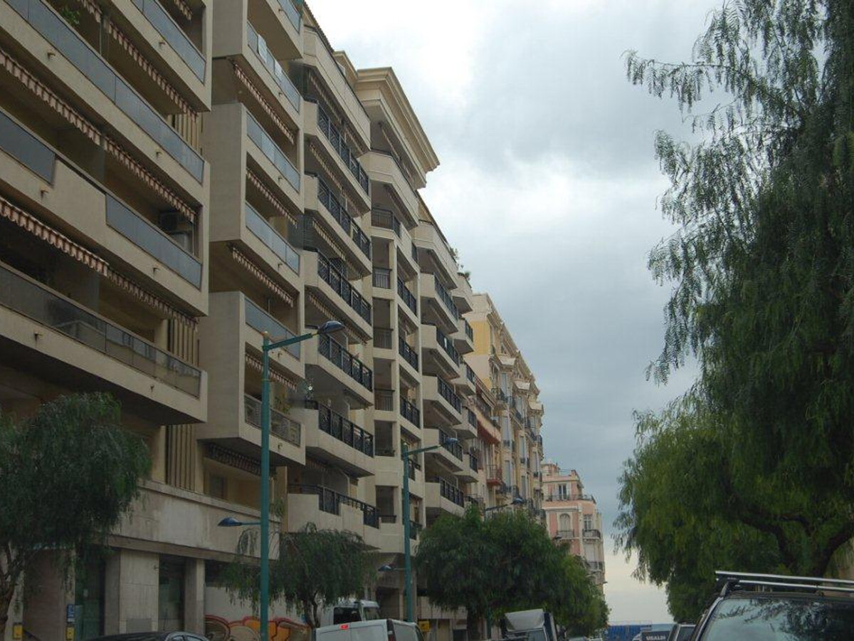 Grand 2P climatisé, terrasse 12m², parking à Menton - Photo 14