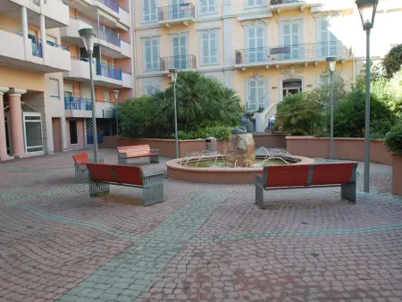 Studio centre-ville avec terrasse, climatisation et parking : photo 13