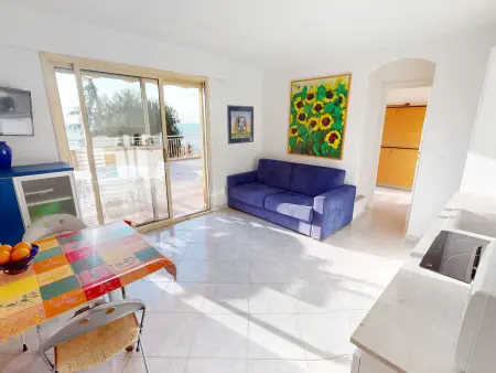 Petit 3P avec terrasse vue mer, piscine et garage à Menton : photo 3