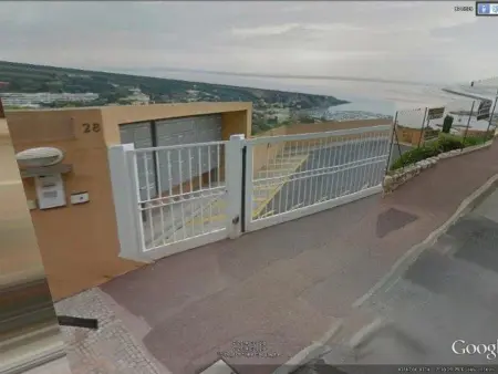Petit 3P avec terrasse vue mer, piscine et garage à Menton : photo 14