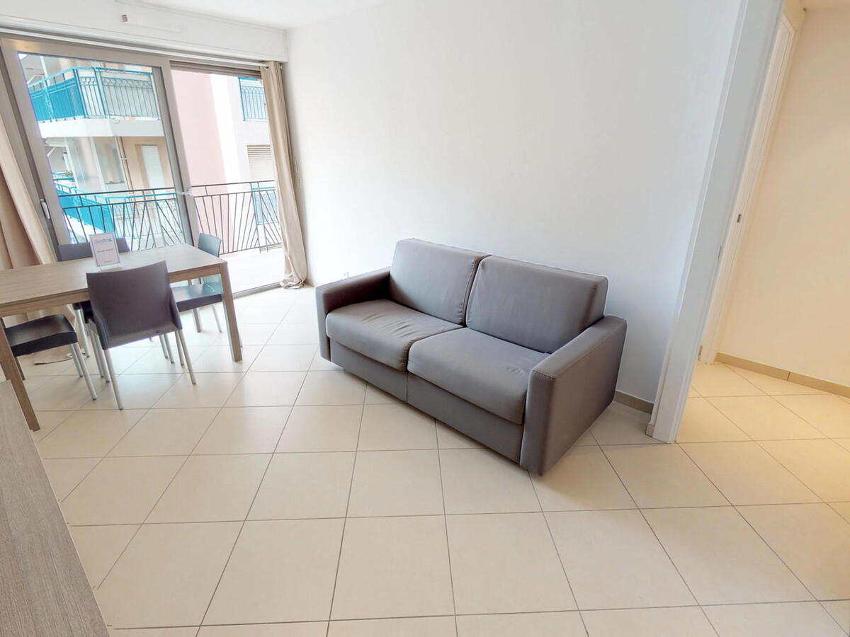 2P moderne climatisé, terrasse et parking, centre Menton - Photo 2