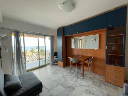Studio climatisé face mer à Menton, 32m² avec terrasse : photo 2