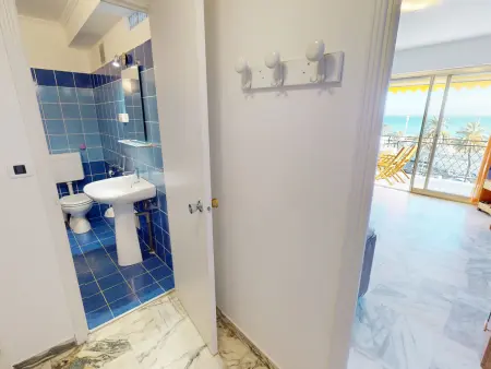 Studio climatisé face mer à Menton, 32m² avec terrasse : photo 4