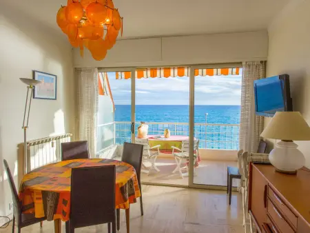 2P vue mer à Menton avec 2 terrasses et garage : photo 2