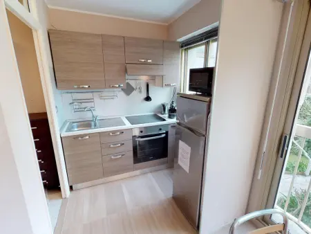 Studio rénové 30m² avec alcôve à Menton : photo 3