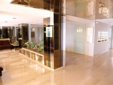 Studio rénové 30m² avec alcôve à Menton : photo 13
