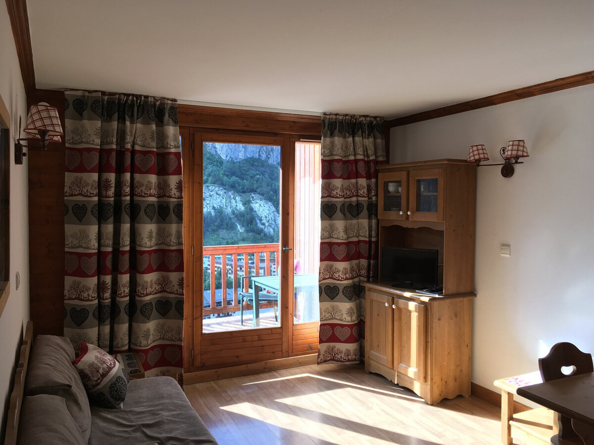Appartement 2 pièces Valloire, balcon ouest et parking privé - Photo 2