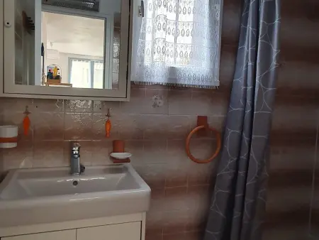 Appartement 1 chambre avec jardin 150m² au Palais - Photo 5