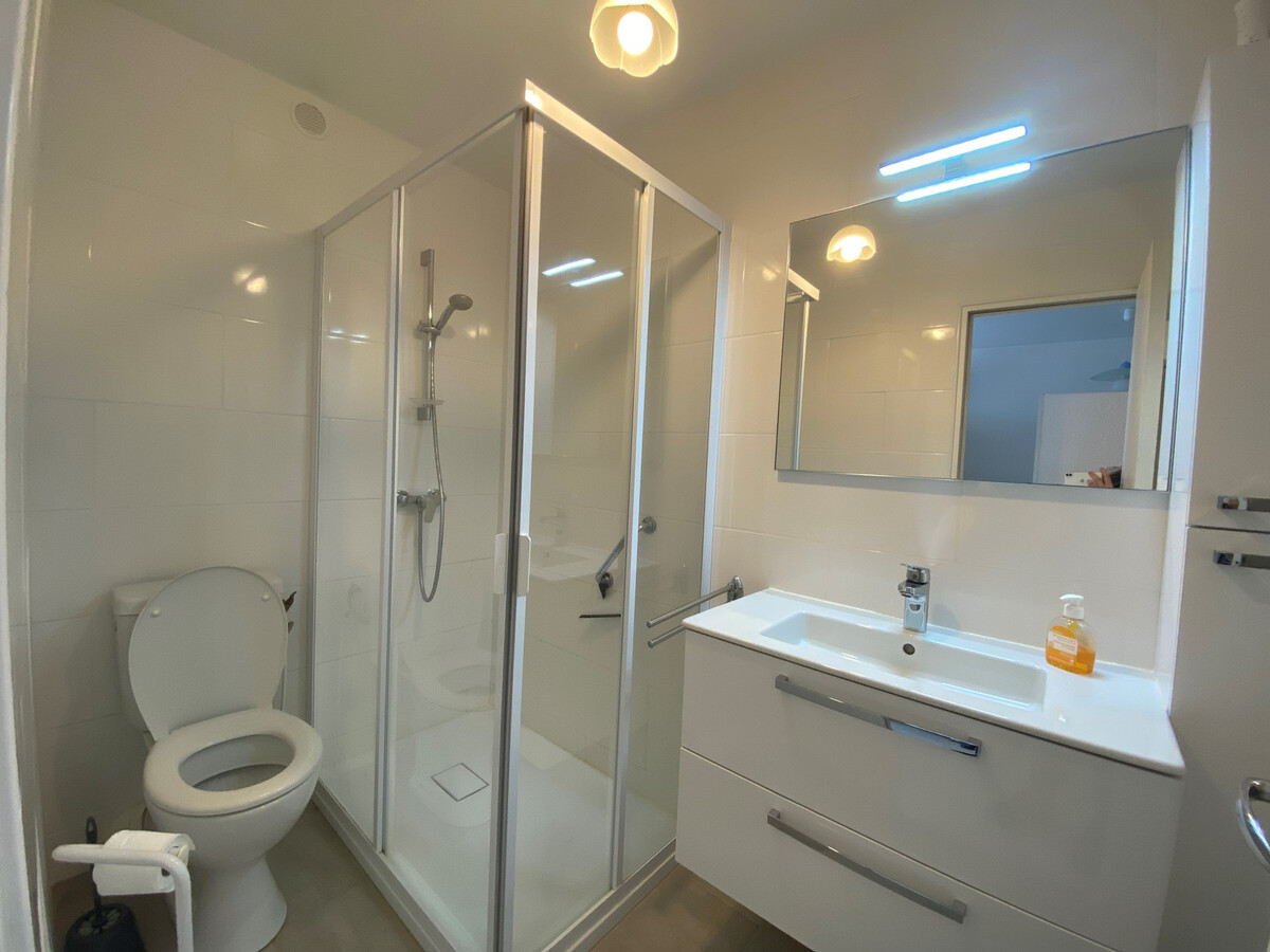 Appartement 25 m² balcon, 5 min des Thermes - Photo 3