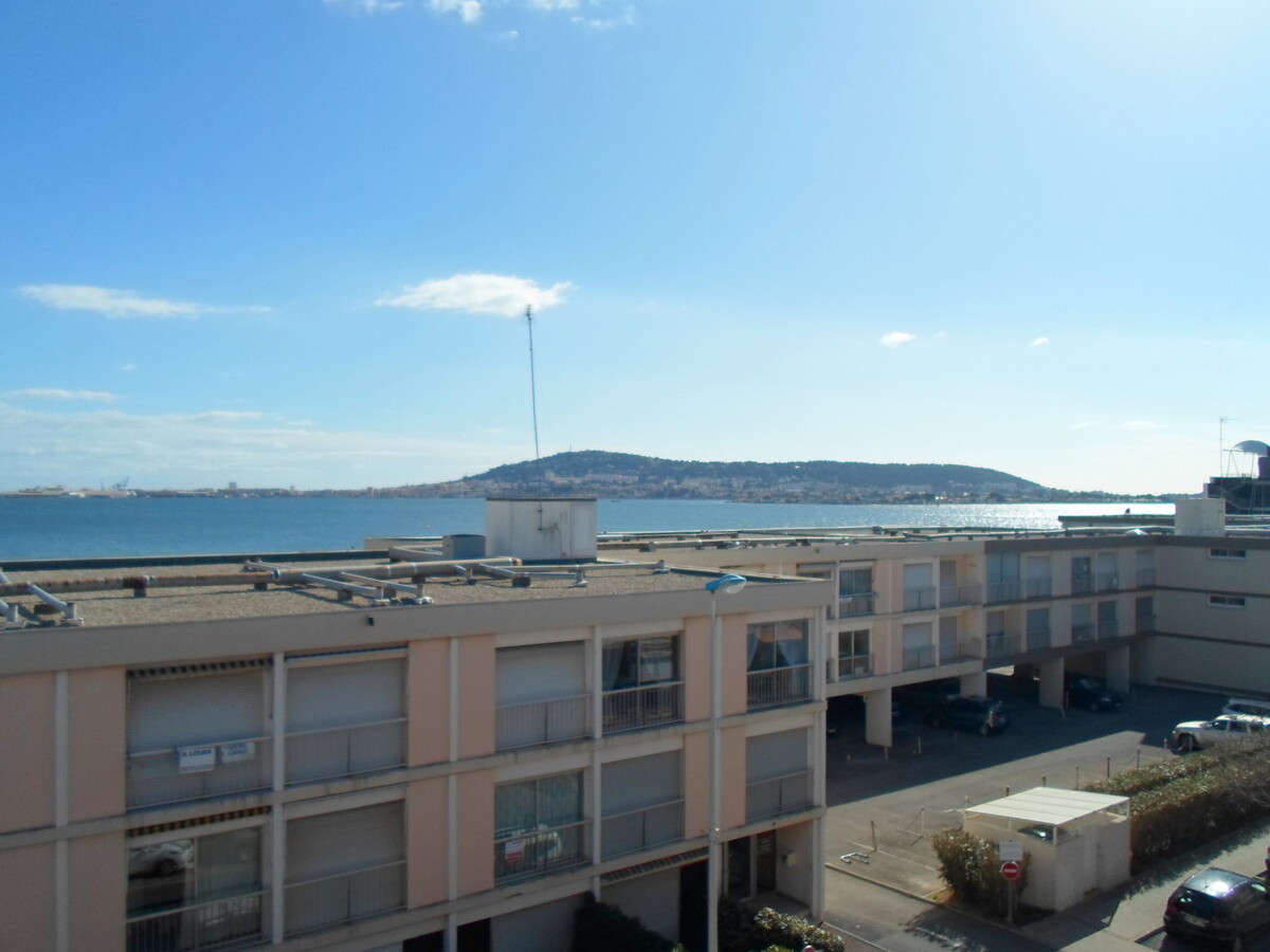 Appartement 2* à Balaruc-les-Bains, balcon vue étang - Photo 4