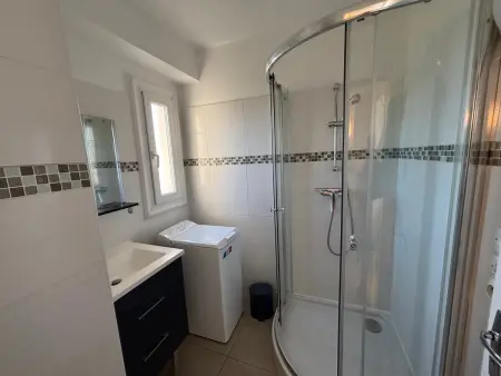 Appartement 40 m² avec loggia, vue sur l'étang à Balaruc : photo 8