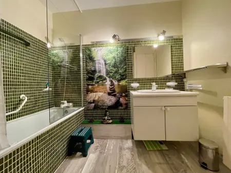 Location appartement à Balaruc les Bains, T2 Étoilé près des Thermes, Climatisé avec Parking