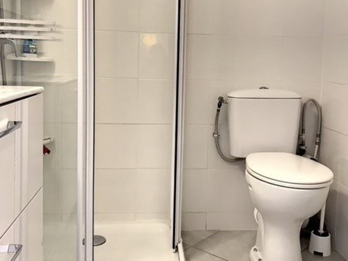 Studio 26m² climatisé avec balcon, 5 min des Thermes - Photo 8