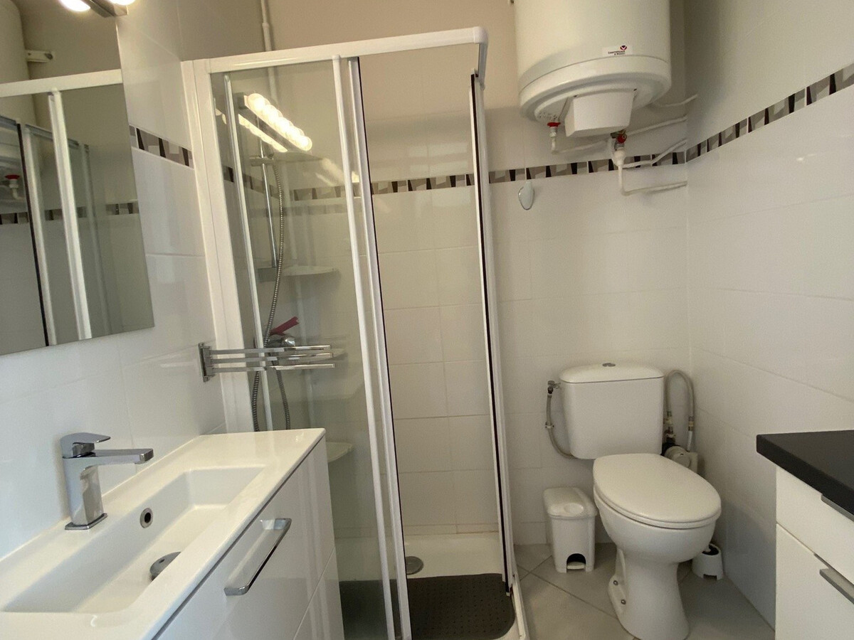 Studio 26m² climatisé avec balcon, 5 min des Thermes - Photo 10