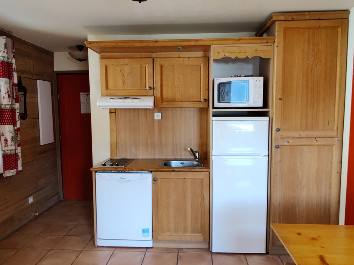 Studio cabine 37m² balcon et parking à Pra Loup 1500 - Photo 2