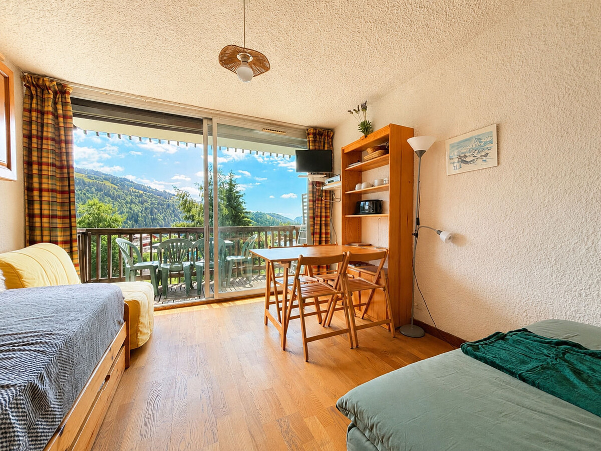 Studio skis aux pieds, balcon Sud, piscine été - Photo 2