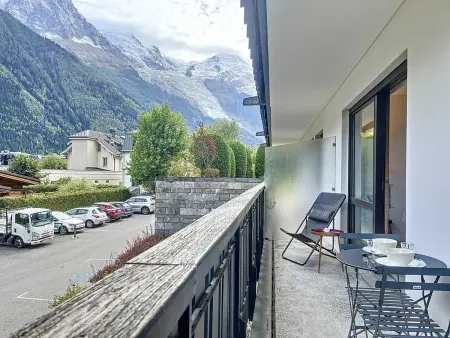 T2 45m² centre Chamonix, parking sécurisé et vue montagne : photo 2