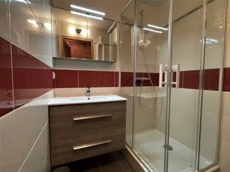 Appartement rénové 3 pièces aux pieds des pistes, Les Menuires : photo 9