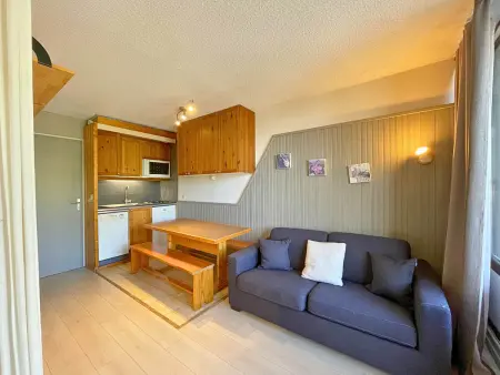 Location appartement à Les Menuires, Studio avec coin chambre, balcon, cuisine équipée, pied des pistes - Les Ménuires