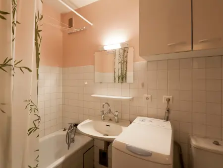 Studio 31 m² centre-ville, balcon sud, 5 personnes : photo 6