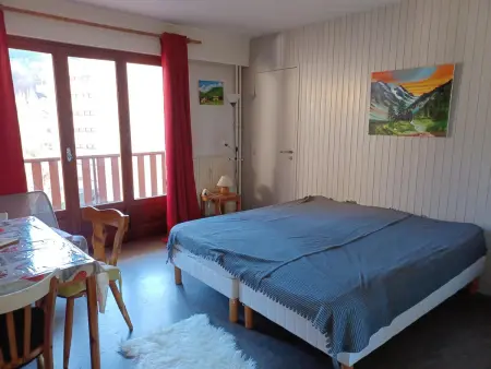 Studio 26 m² centre Brides-les-Bains, balcon et parking : photo 2