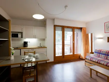 Location appartement à Brides les Bains, Studio confortable pour 2 avec balcon et WiFi à Brides-les-Bains