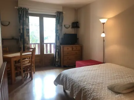 Location appartement à Brides les Bains, Charmant studio pour 2 avec balcon à Brides-les-Bains