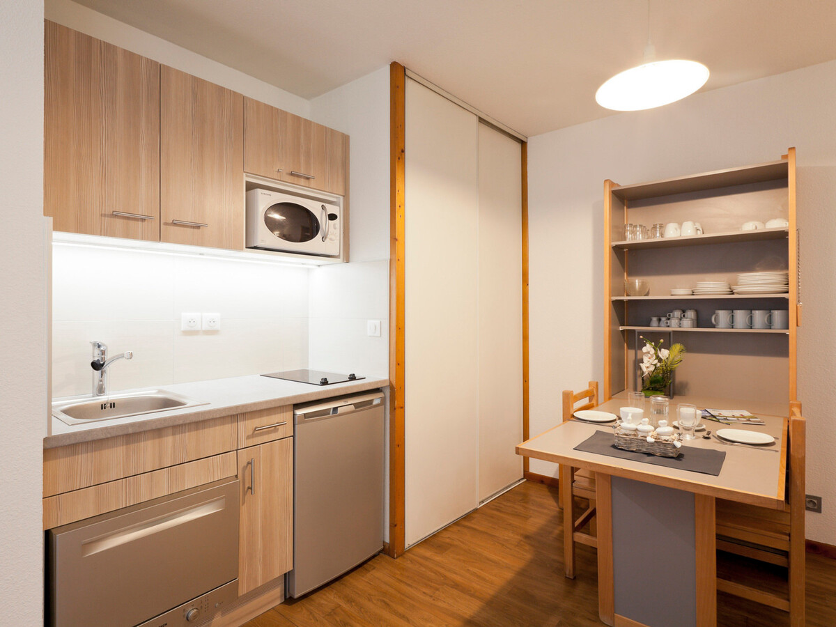 Studio 28 m² balcon 12 m², centre Brides-les-Bains - Photo 4