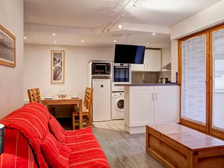 Location appartement à Brides les Bains, Appartement 4 pièces avec balcon, internet, parking au centre de Brides-les-Bains