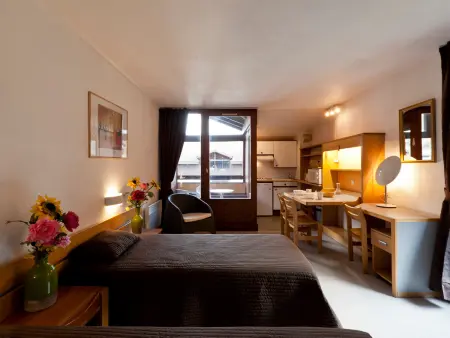 Location appartement à Brides les Bains, Studio lumineux avec balcon, WIFI et parking pour 4 personnes