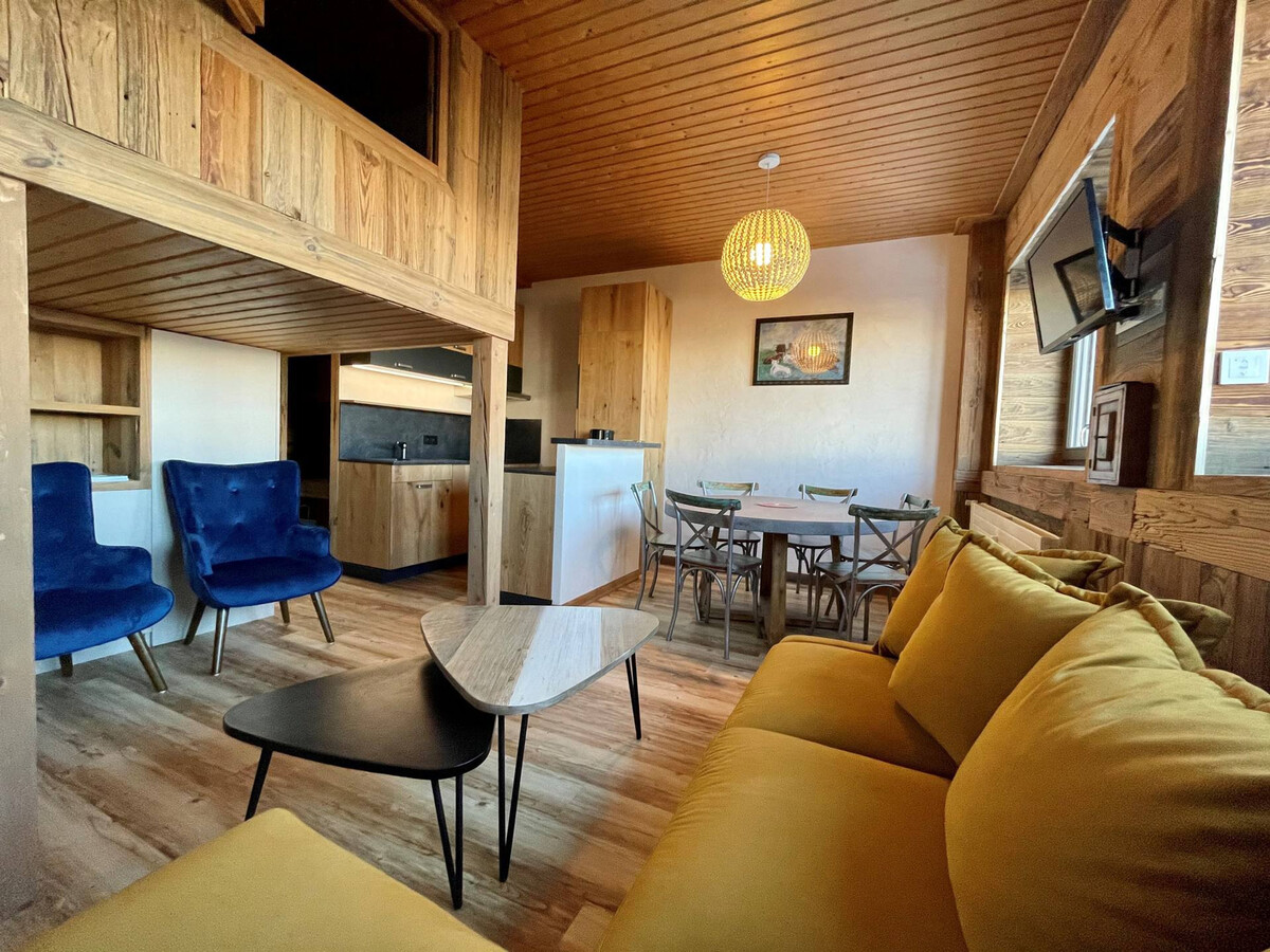 T2 Courchevel 1850 : accès pistes, parking, vue vallée - Photo 1