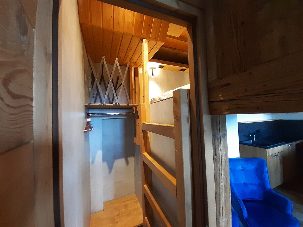 T2 Courchevel 1850 : accès pistes, parking, vue vallée - Photo 13