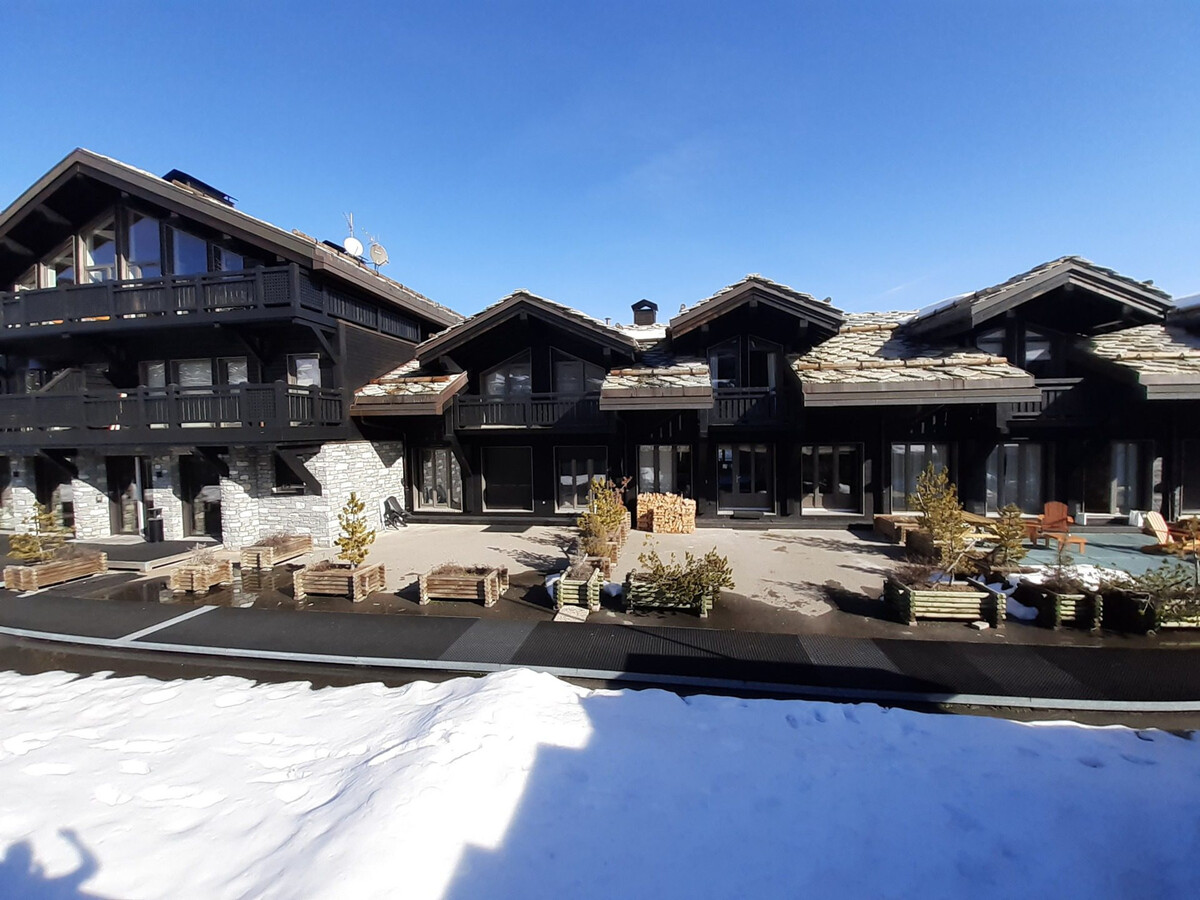 T2 Courchevel 1850 : accès pistes, parking, vue vallée - Photo 18