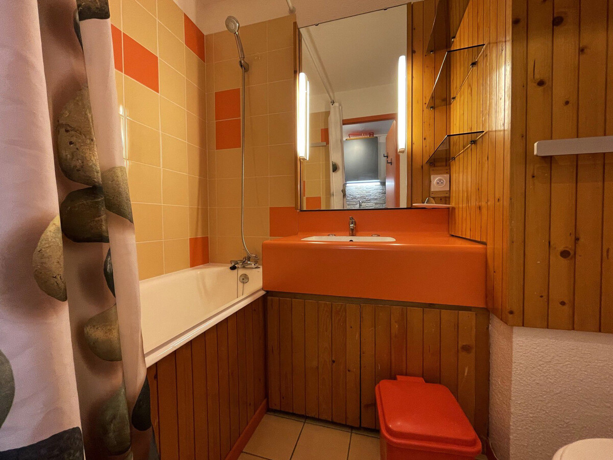 Studio 17 m² aux Menuires, balcon et casier à skis - Photo 6