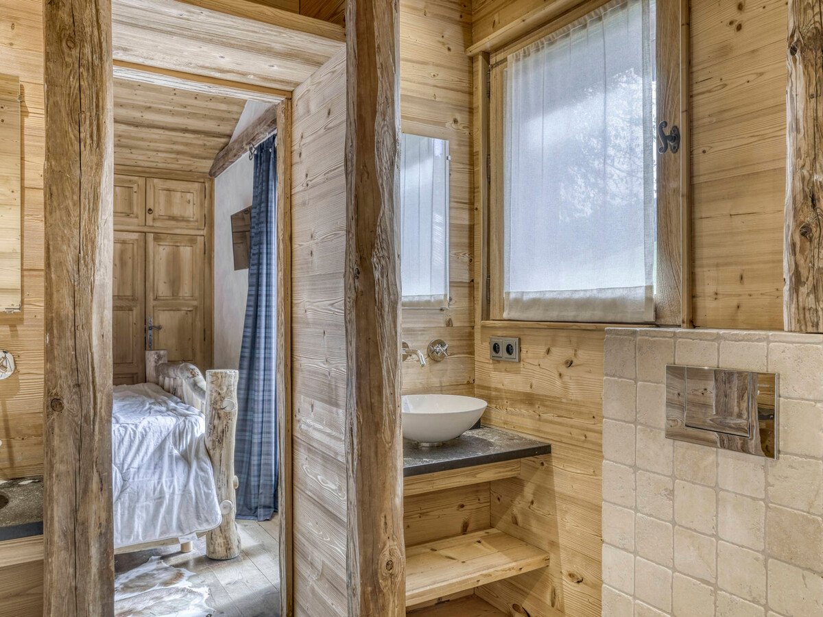 Duplex 3 chambres Megève, local à skis et cheminée - Photo 7