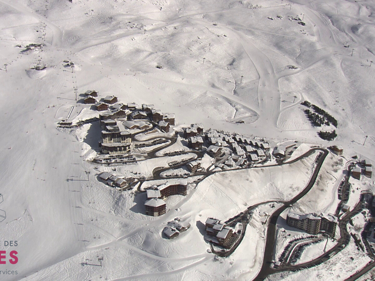 Studio 17m² aux Menuires, skis aux pieds, vue montagne - Photo 13
