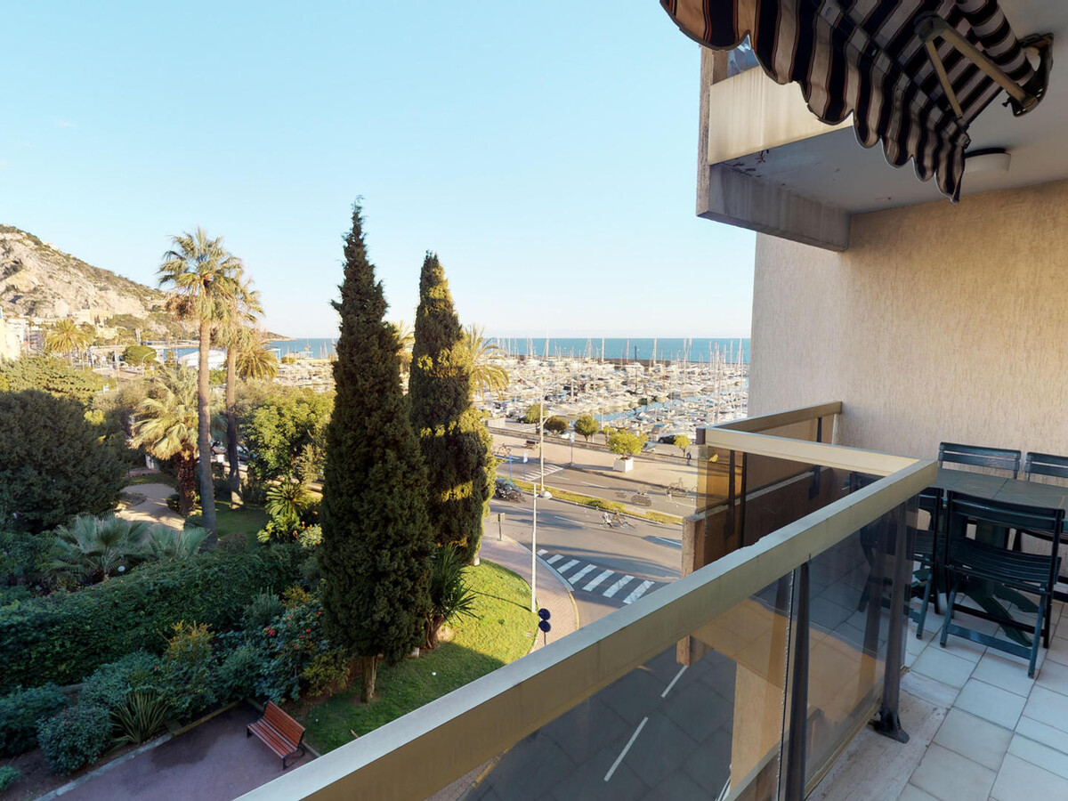 2P avec terrasse vue mer et garage à Menton - Photo 1