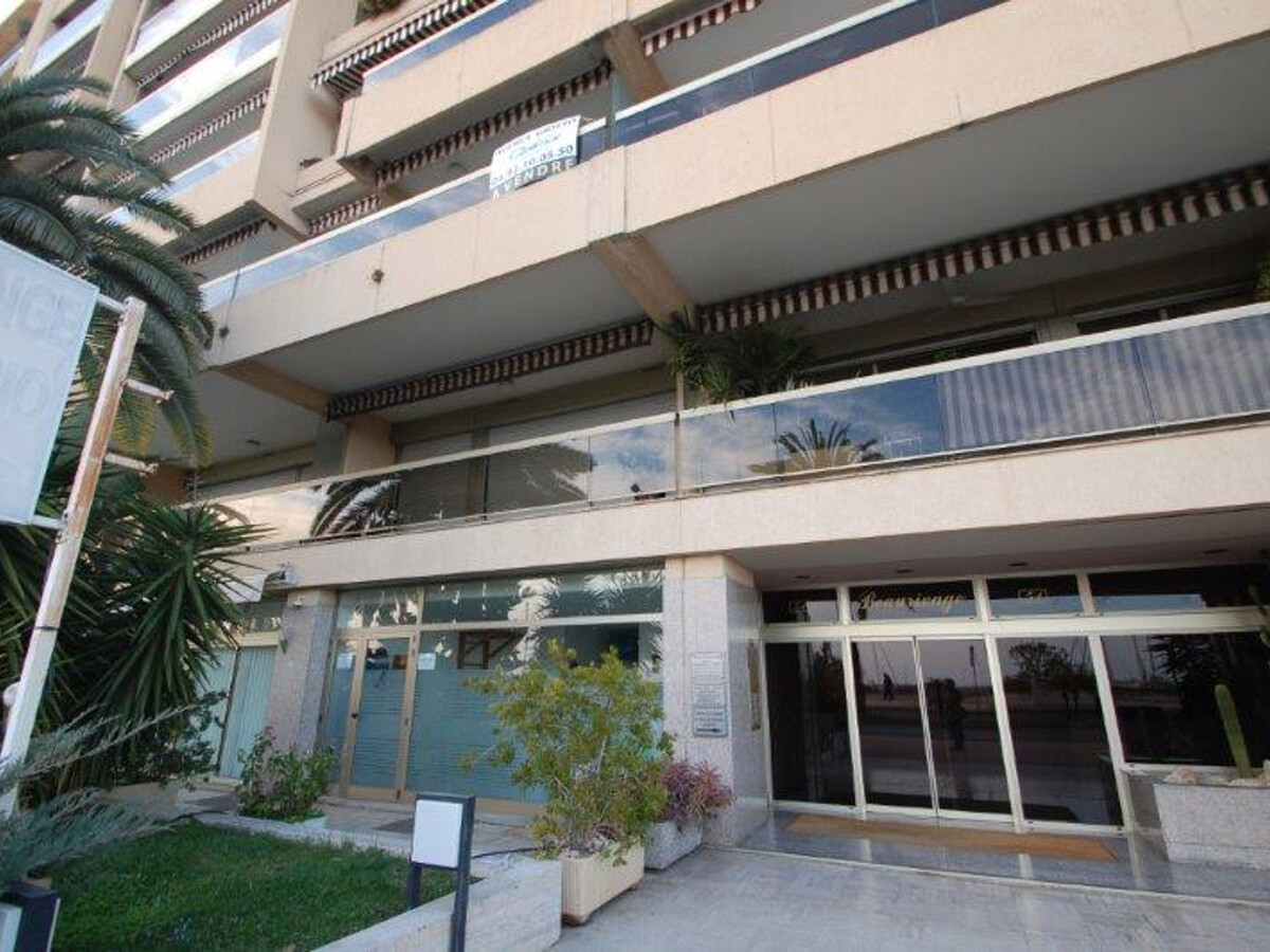 2P avec terrasse vue mer et garage à Menton - Photo 11