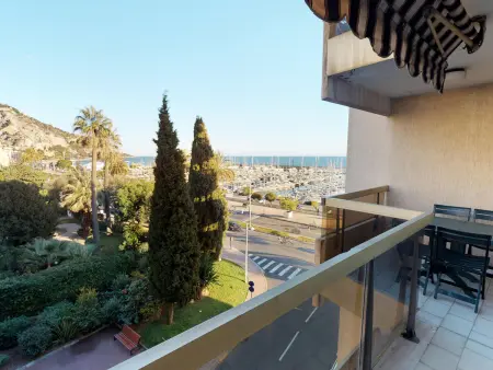 Location appartement à Menton, Spacieux 2P avec terrasse, garage et wifi à Menton