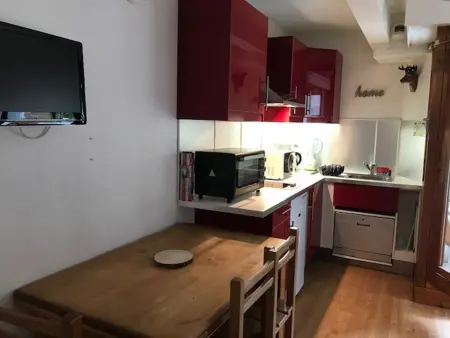 Studio 25m² balcon vue thermes, 4 pers à Brides-les-Bains : photo 10