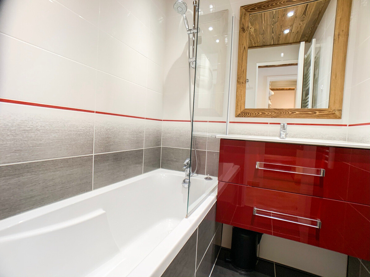 Studio cabine 35m² face aux pistes, balcon sud - Tignes - Photo 6