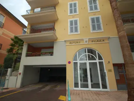 Spacieux 3P centre-ville Menton, terrasse et parking : photo 12