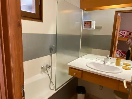 Studio 30 m² rénové avec balcon proche centre Morzine : photo 13