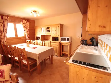 Appartement 4 chambres avec parking et accès piscine : photo 6