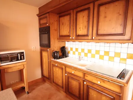 Appartement 4 chambres avec parking et accès piscine : photo 8