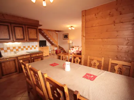 Appartement 4 chambres avec parking et accès piscine : photo 9