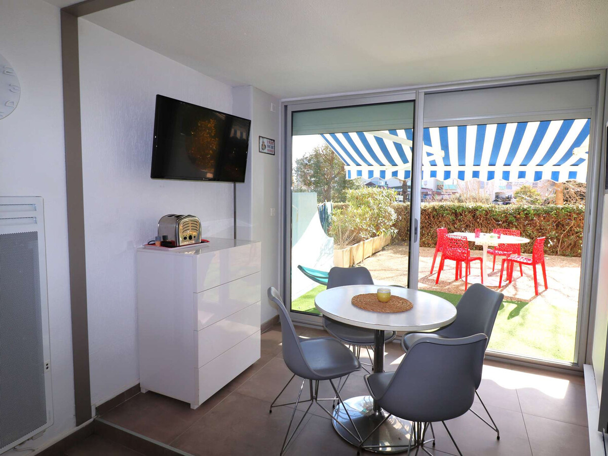 2 pièces cabine, terrasse 30m², piscine au Grau-du-Roi - Photo 2