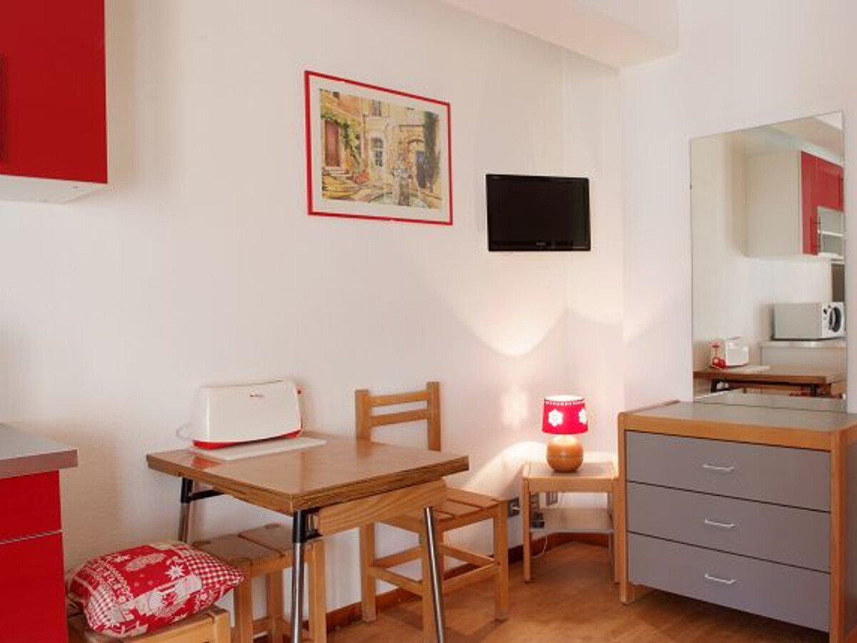 Studio 25m² balcon vue thermes, parking inclus à Brides - Photo 3