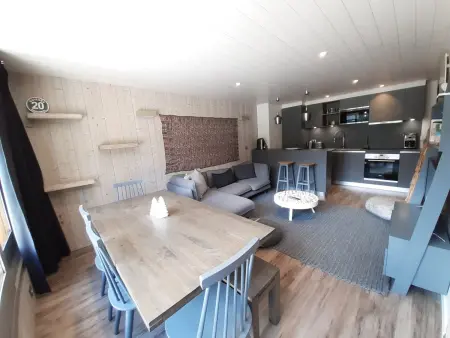 Location appartement à Courchevel 1650, Appartement rénové 3 chambres skis aux pieds à Courchevel avec WiFi