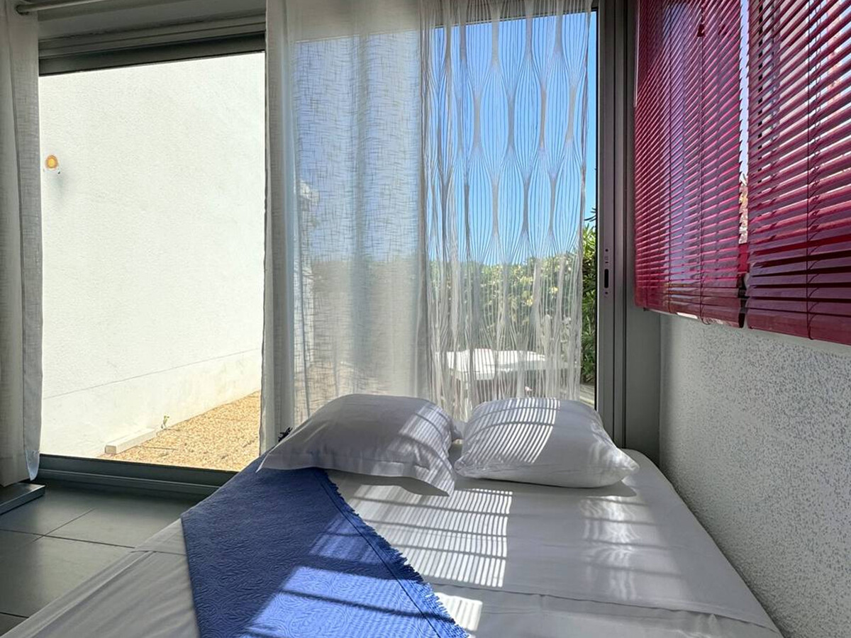 Studio climatisé en rez-de-chaussée, accès plage direct - Photo 4